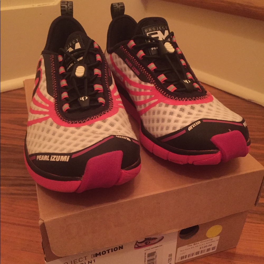 NEW Pearl iZumi Women’s Running Shoes